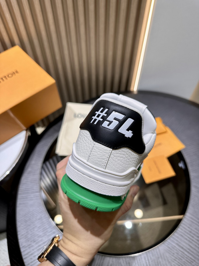 L0VT SNEAKER