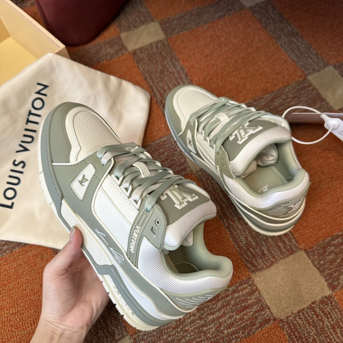 L0VT SNEAKER