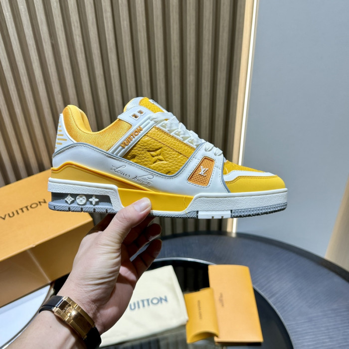 L0VT SNEAKER