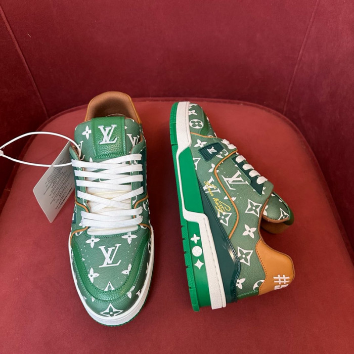 L0VT SNEAKER