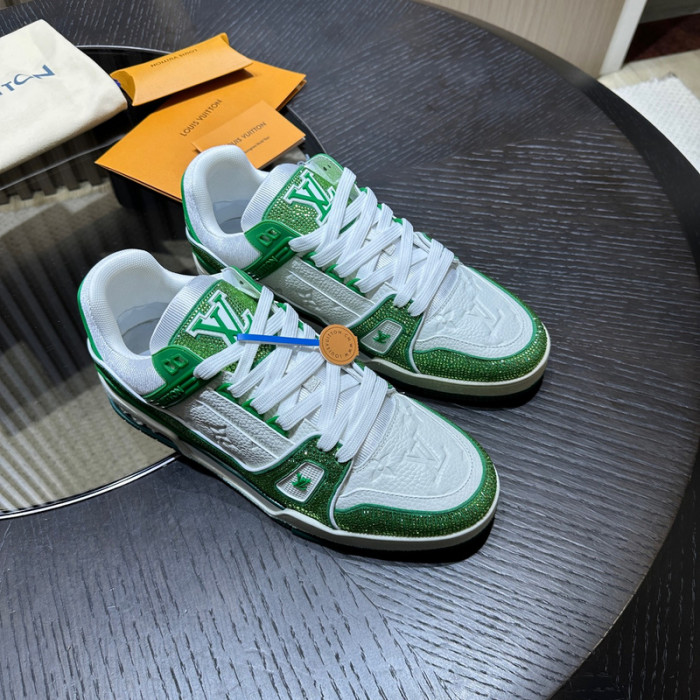 L0VT SNEAKER