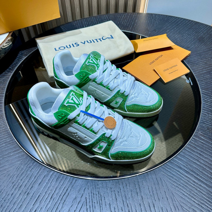 L0VT SNEAKER