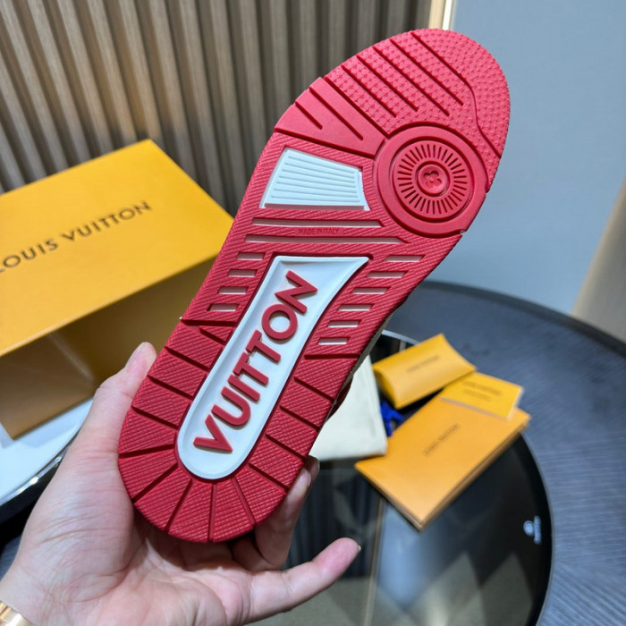 L0VT SNEAKER