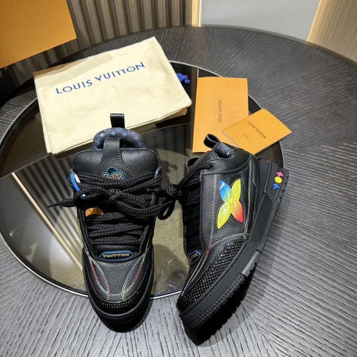 L0VT SNEAKER