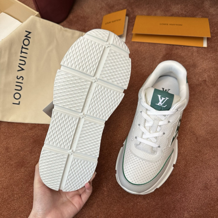 L0VT SNEAKER
