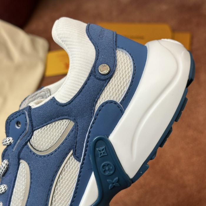 L0VT SNEAKER