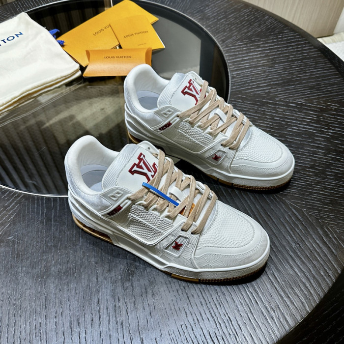 L0VT SNEAKER