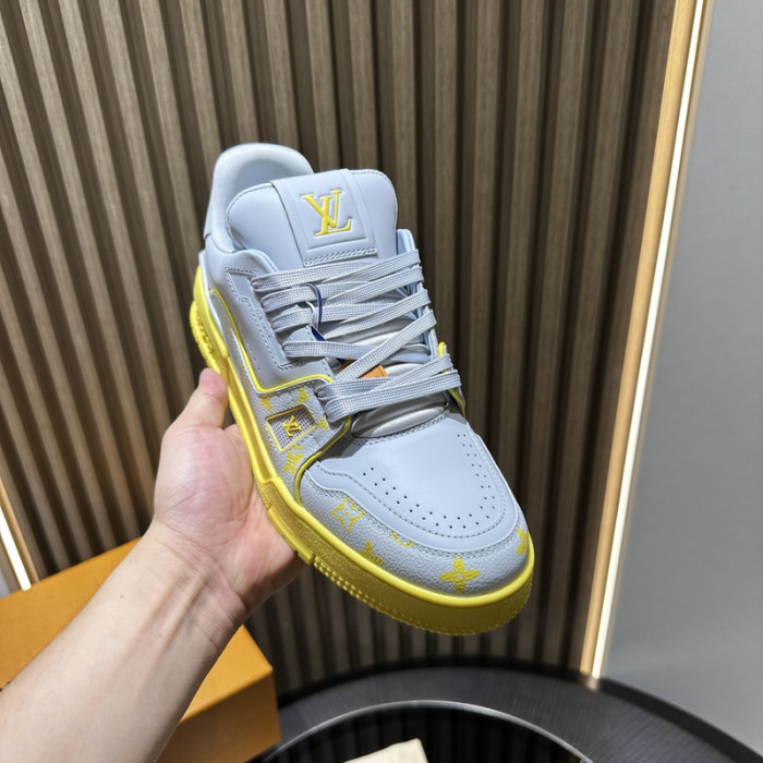 L0VT SNEAKER