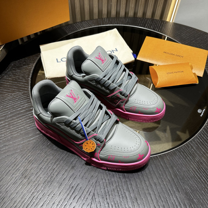 L0VT SNEAKER