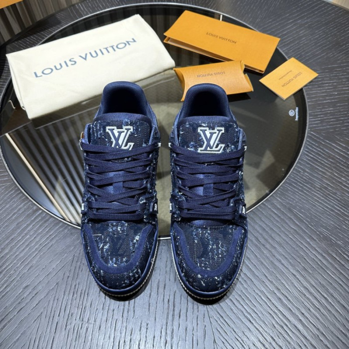L0VT SNEAKER