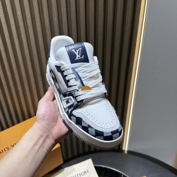 L0VT SNEAKER