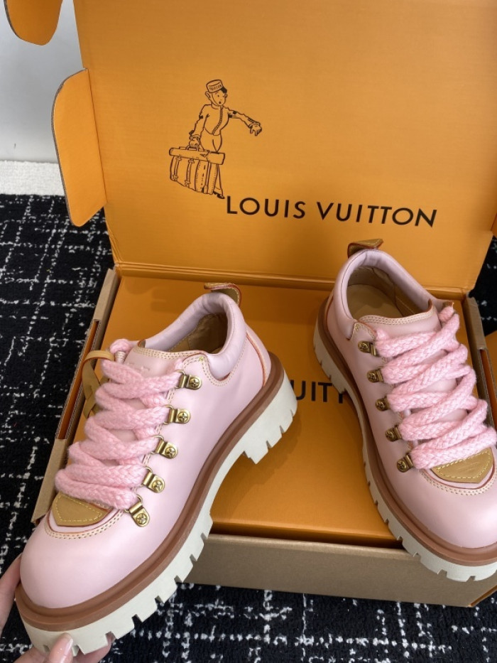 L0VT SNEAKER