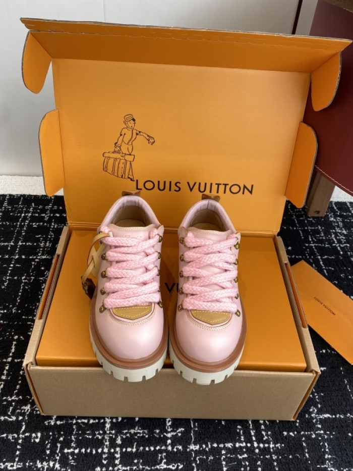 L0VT SNEAKER