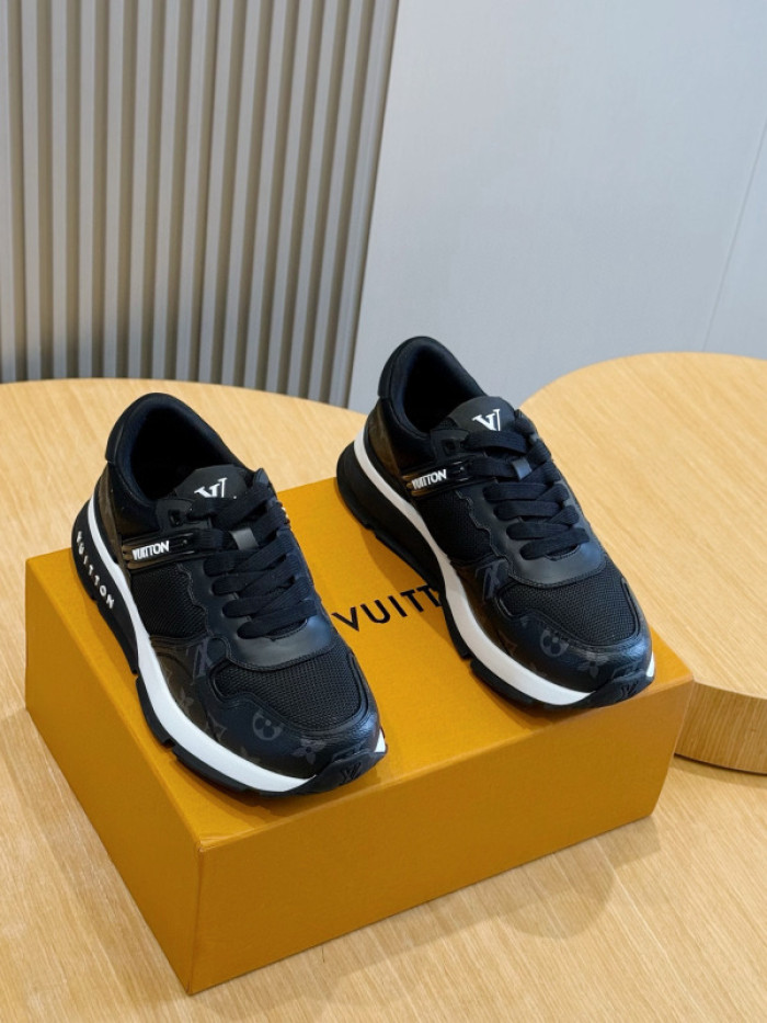 L0VT SNEAKER