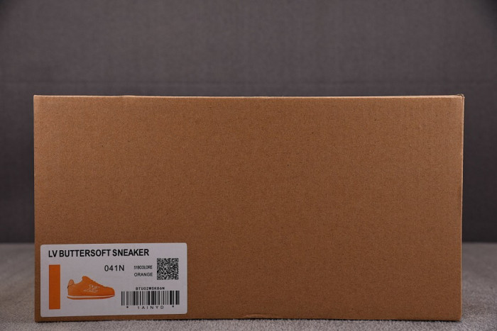 L0VT SNEAKER