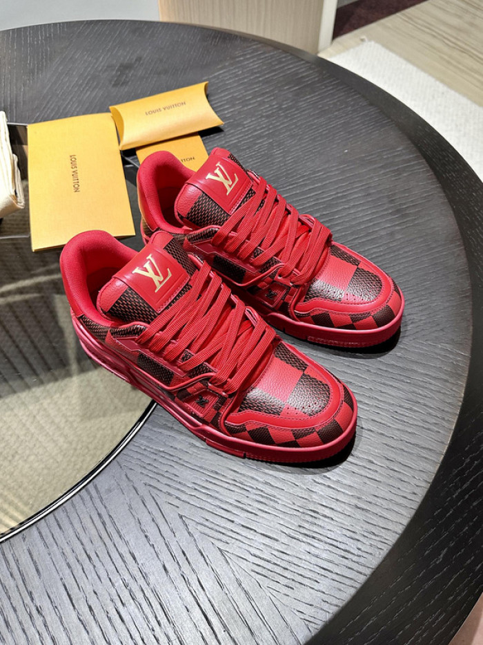L0VT SNEAKER