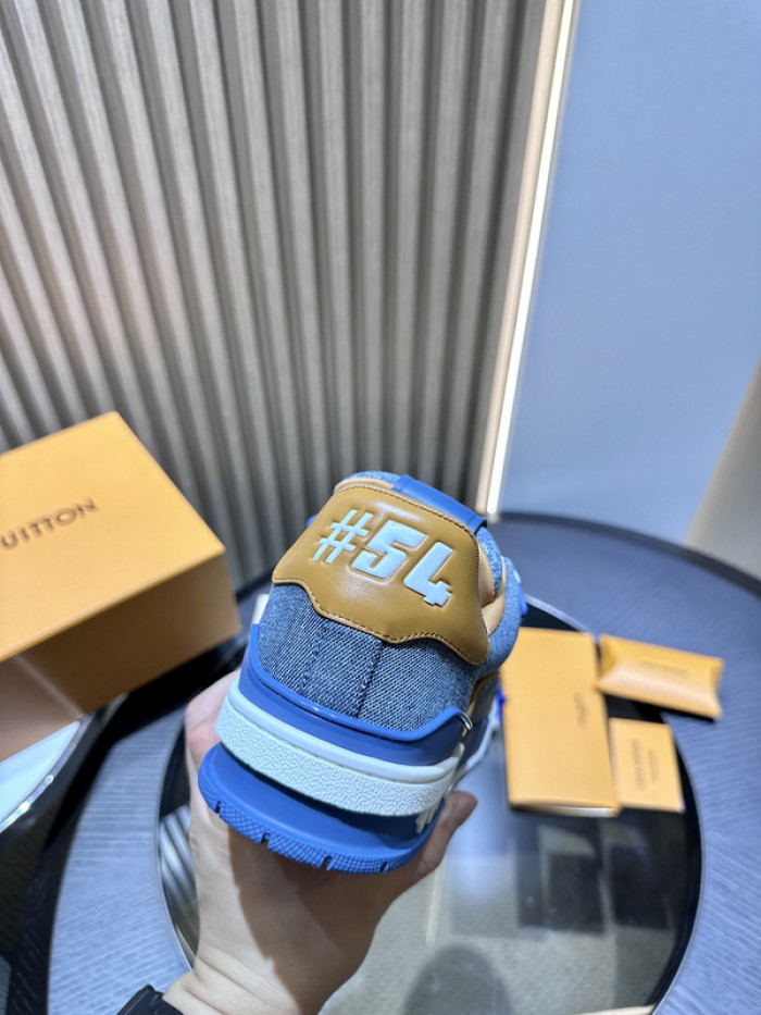 L0VT SNEAKER