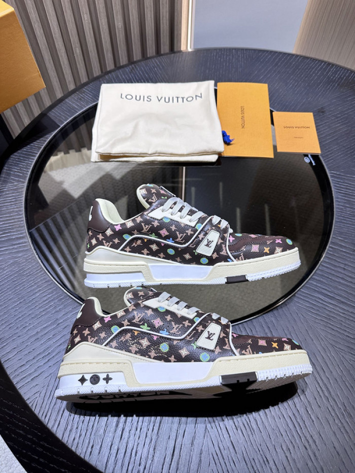 L0VT SNEAKER