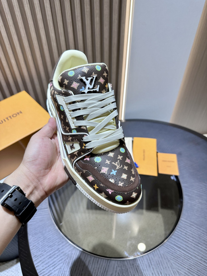 L0VT SNEAKER