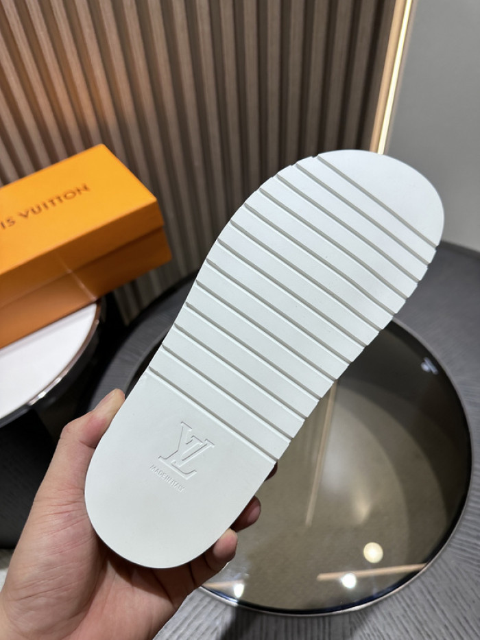 L0VT SANDAL