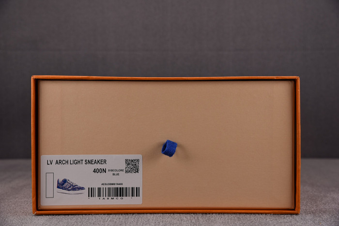 L0VT SNEAKER