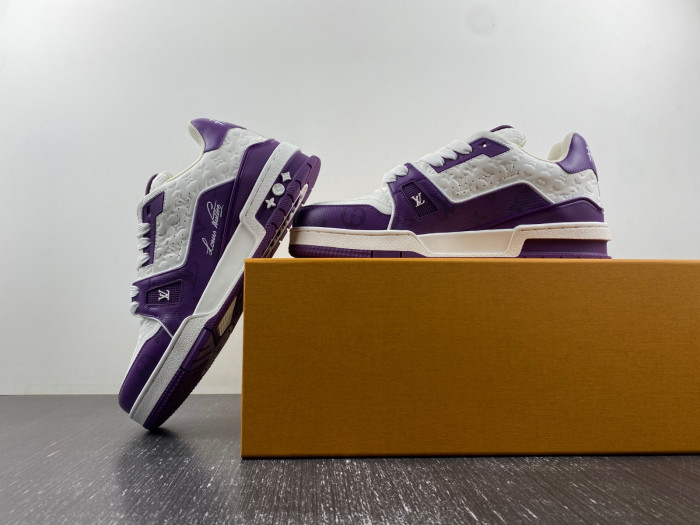 L0VT SNEAKER