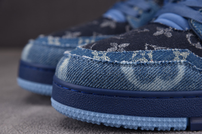 L0VT SNEAKER