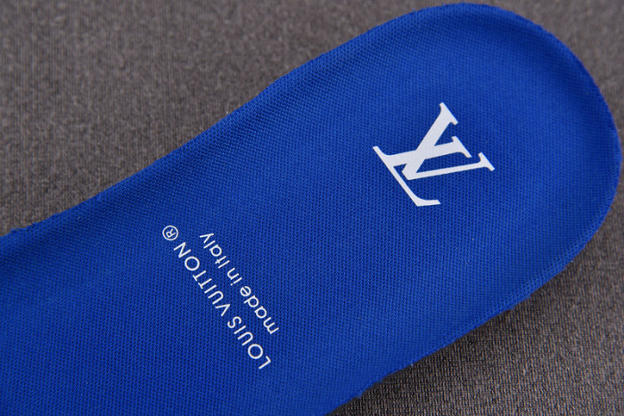 L0VT SNEAKER