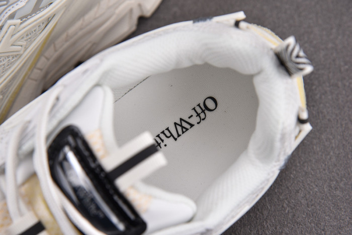 OFW SNEAKER
