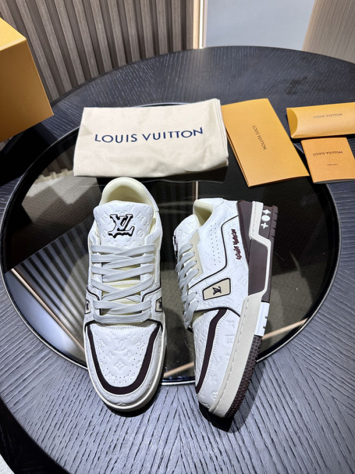 L0VT SNEAKER