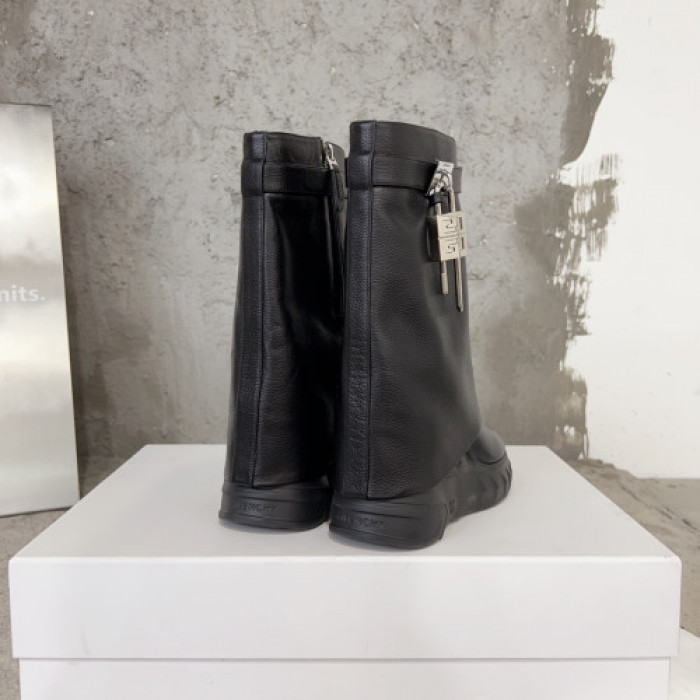 G1VEN& BOOTS